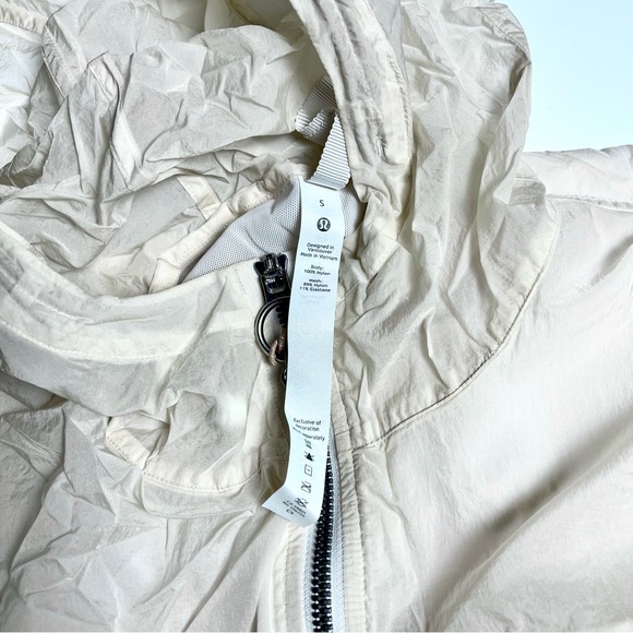 Lululemon Step Out Anorak Packable Rain Jacket Windbreaker Lightweight Running - Picture 10 of 13